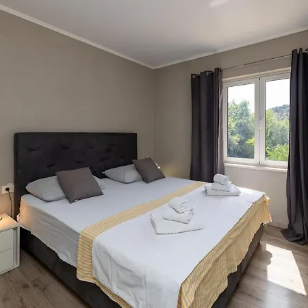 3 Bedroom Awesome In Zaton Doli
