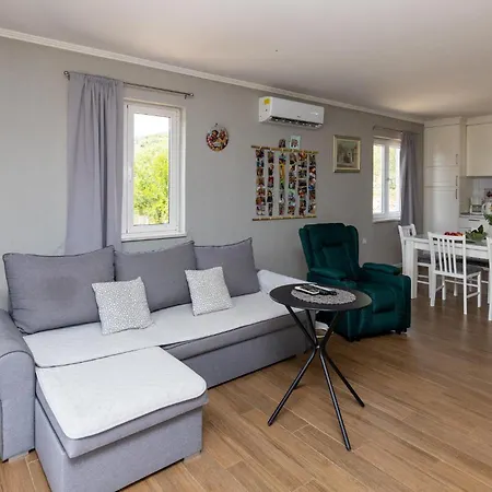 3 Bedroom Beautiful In Appartement