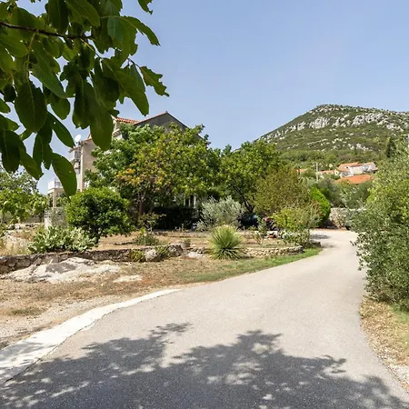 Appartement 3 Bedroom Beautiful In Zaton Doli