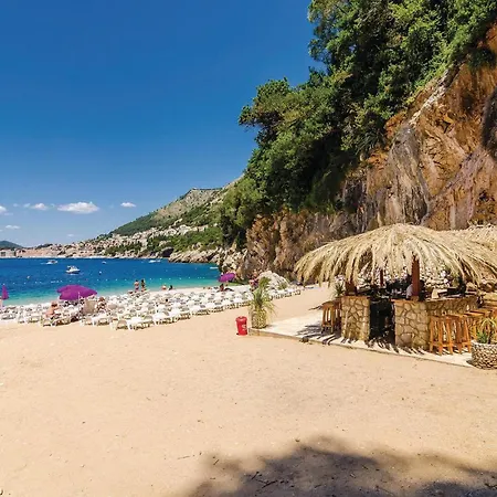 Apartamento 3 Bedroom Beautiful In Zaton *